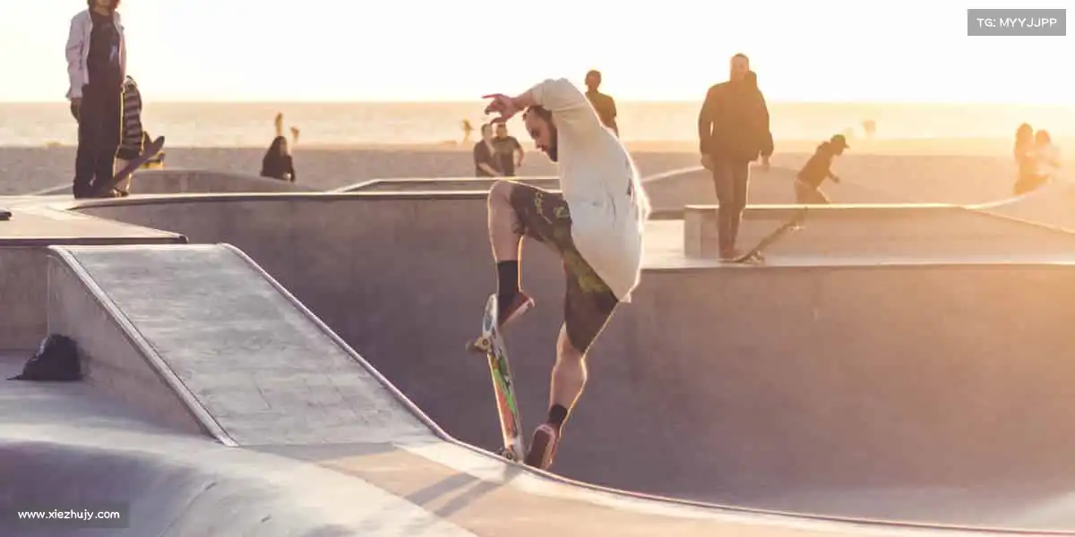 bb贝博艾弗森官网🥏飞盘划过天空,留下的不只是弧线,还有自由与快乐!